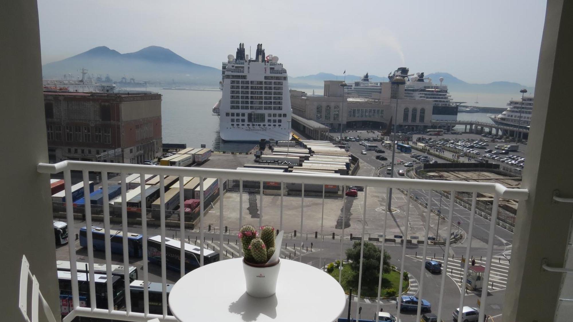 Skyhouse Beverello Naples Exterior photo